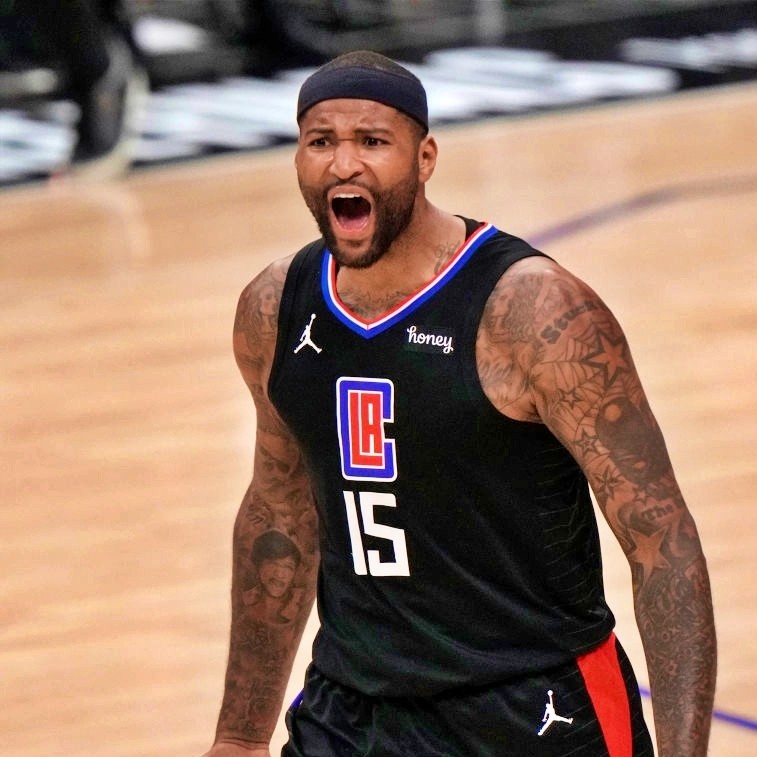 集结日密尔沃基雄鹿调整名单以备欧超杯；防线松动环节打磨；信心回归；医务组通报恢复的简单介绍